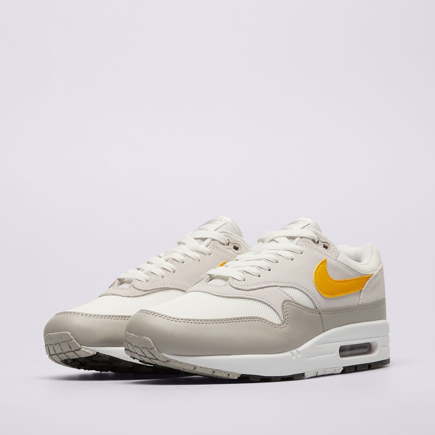 Мъжки маратонки NIKE AIR MAX 1 ESS fz5808-105 цвят черен