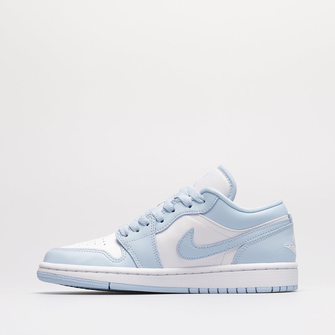Дамски маратонки WMNS AIR JORDAN 1 LOW  dc0774-141 цвят бял