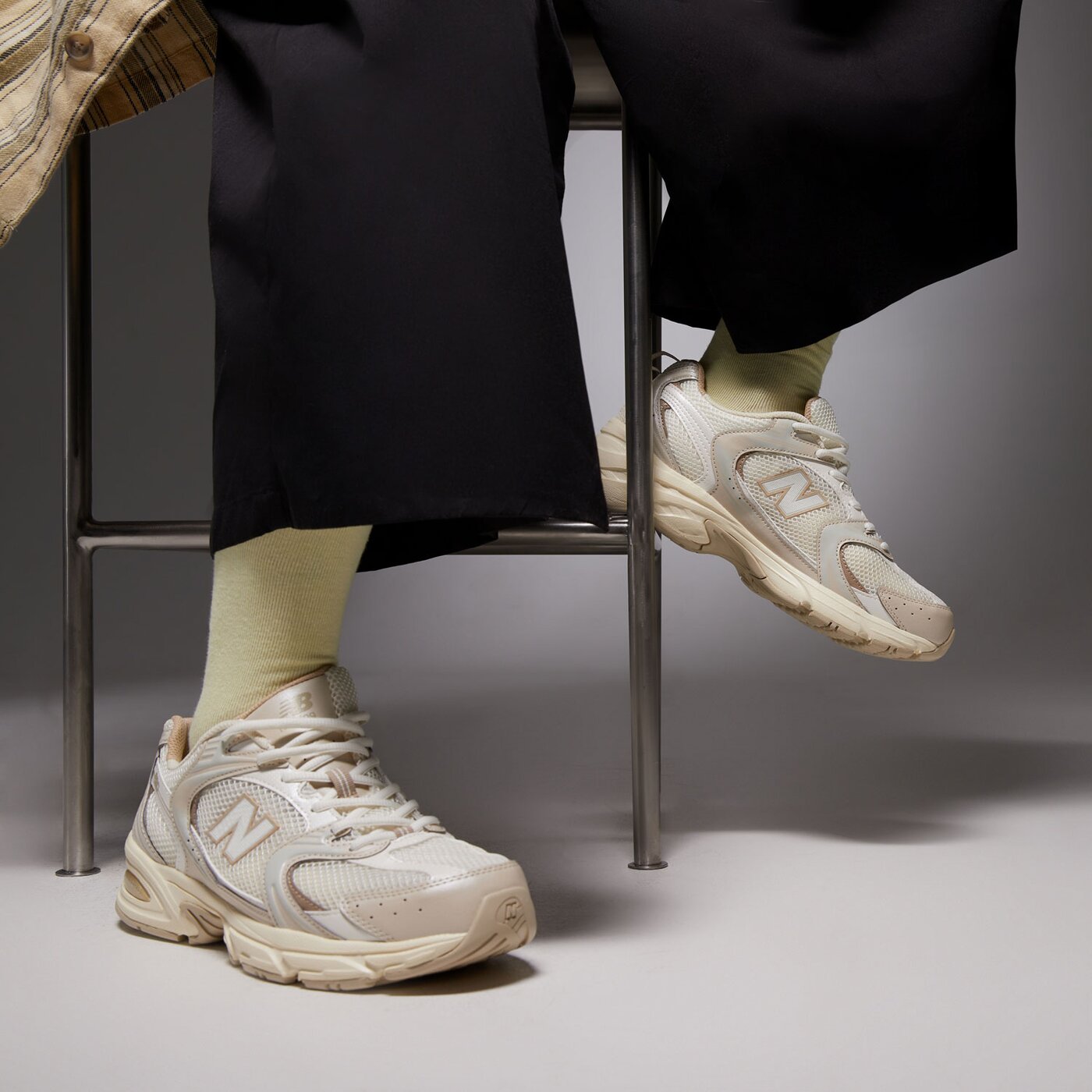 Мъжки маратонки NEW BALANCE 530  mr530aa цвят бежов