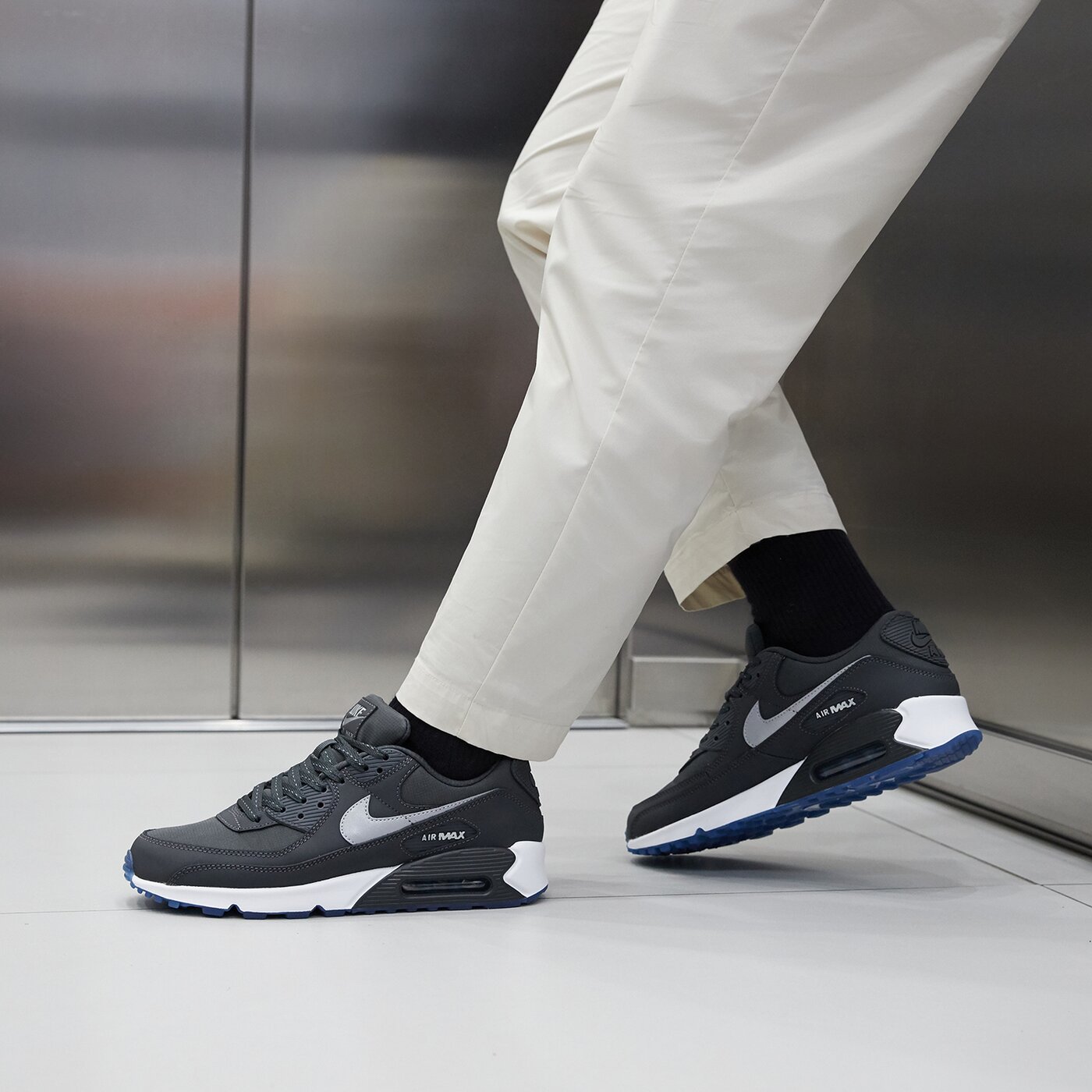 Мъжки маратонки NIKE AIR MAX 90  fv0381-001 цвят сив