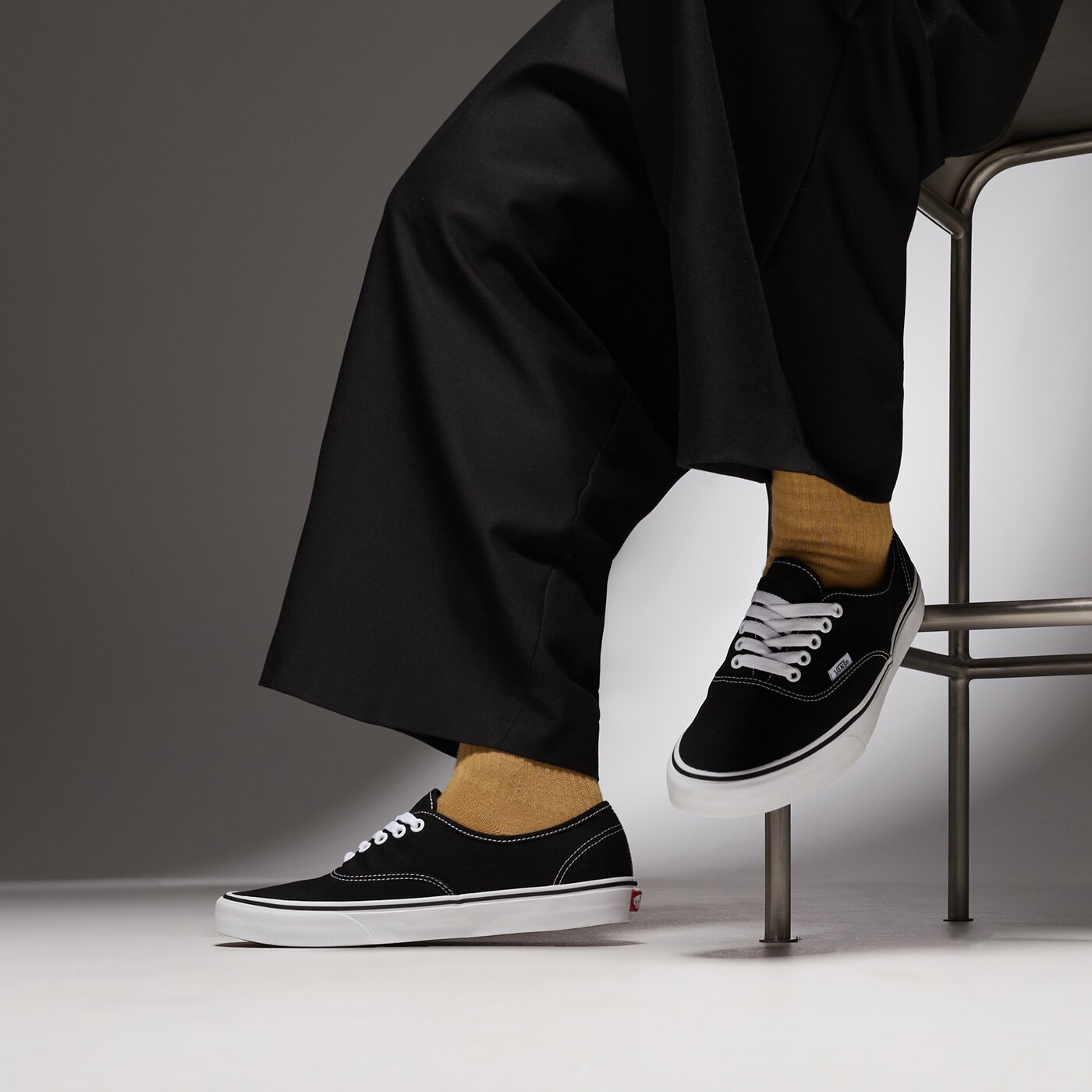 Мъжки маратонки VANS AUTHENTIC  vn000ee3blk1 цвят черен