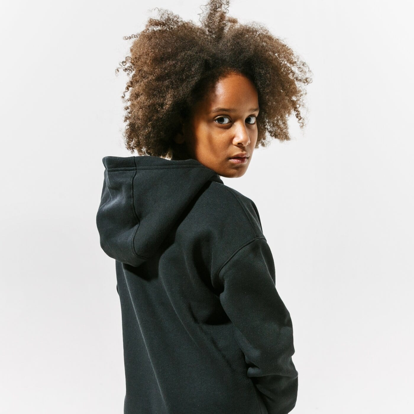 Детски суичър NIKE СУИТЧЪР С КАЧУЛКА SPORTSWEAR SPORTSWEAR CLUB FLEECE dc7097-010 цвят черен