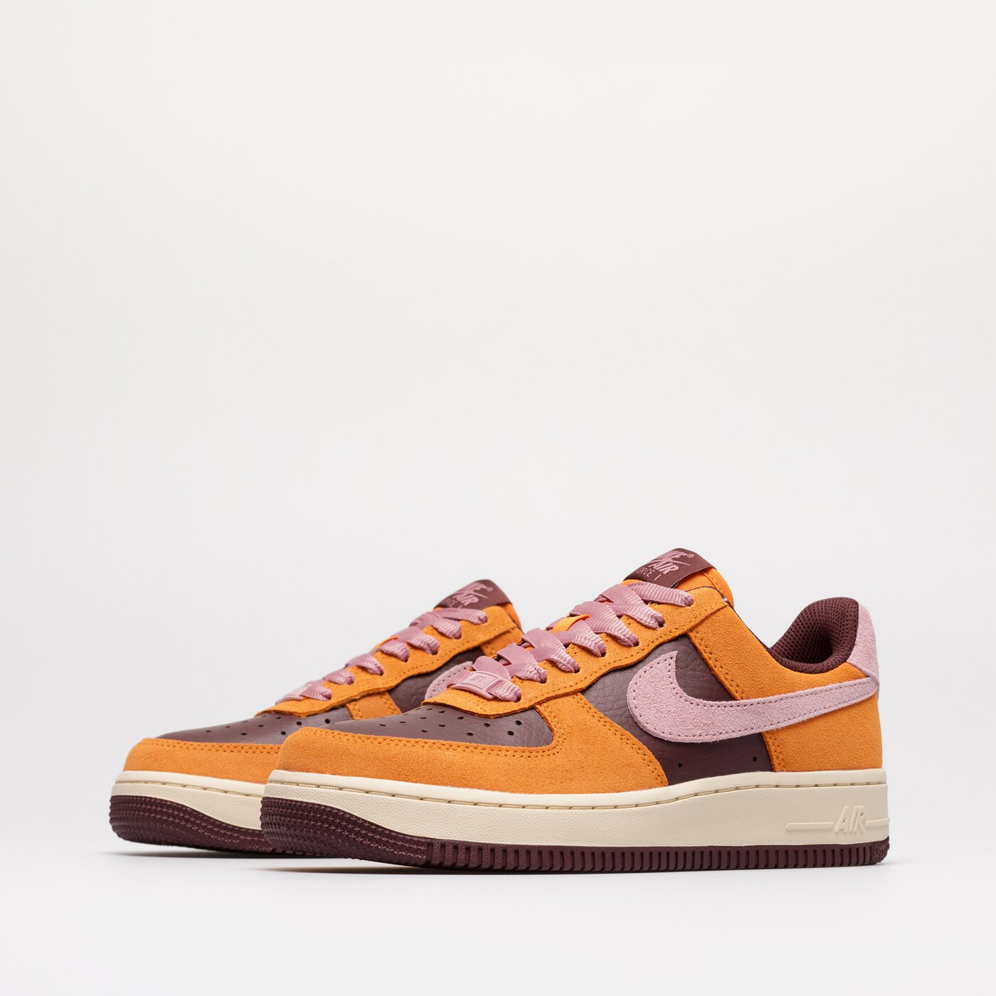 Дамски маратонки NIKE WMNS AIR FORCE 1 '07 ESO  dz5629-800 цвят оранжев
