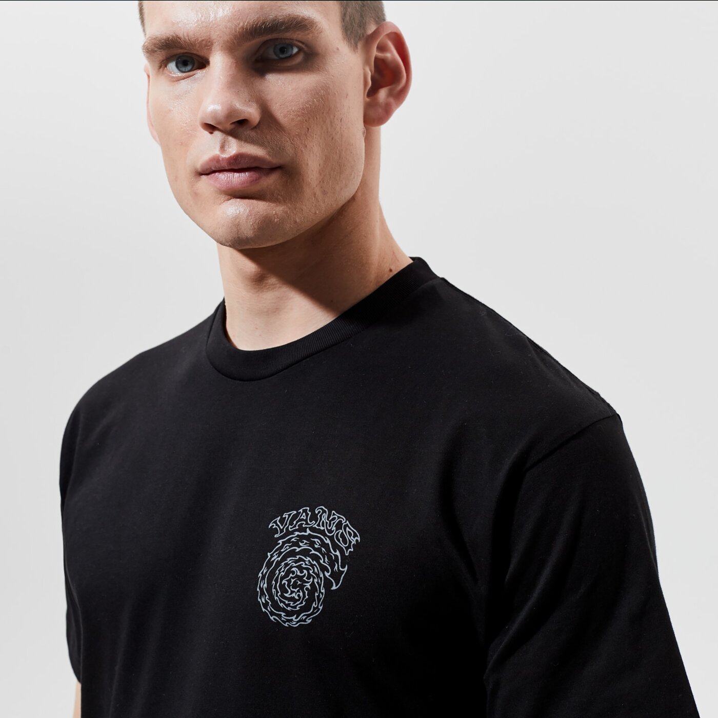 Мъжка тениска VANS ТЕНИСКА MN EL SOLE SS BLACK vn0a54cqblk1 цвят черен