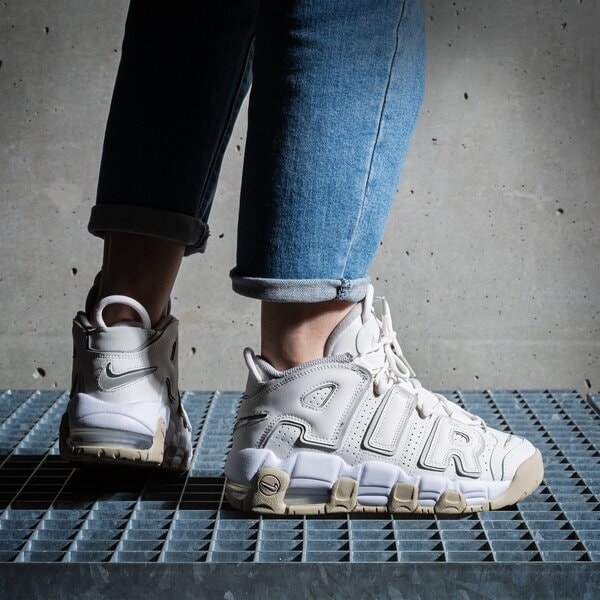 Детски маратонки NIKE AIR MORE UPTEMPO dm1023-001 цвят бежов