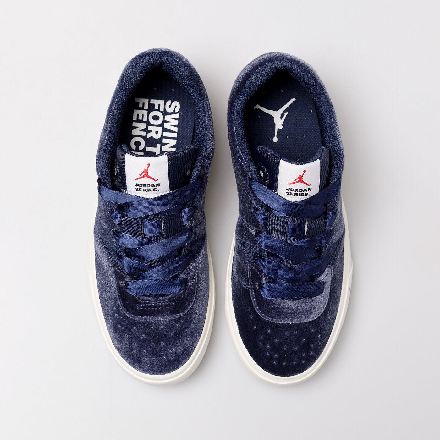 Дамски маратонки WMNS JORDAN SERIES ES SE  dz7737-460 цвят тъмносин