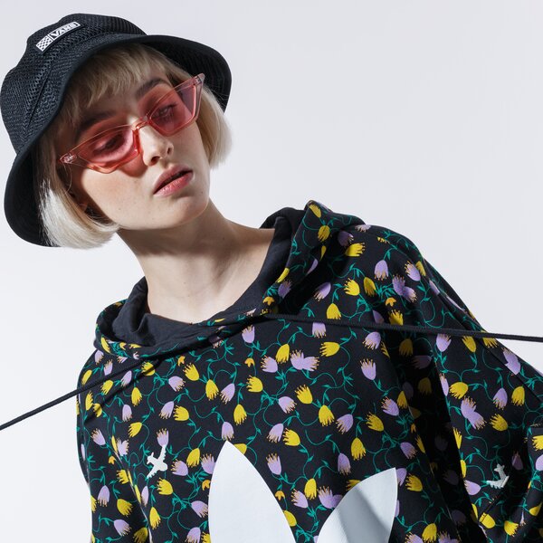 Дамски суичър ADIDAS СУИТЧЪР С КАЧУЛКА AOP CROP HOODIE fl4110 цвят многоцветен
