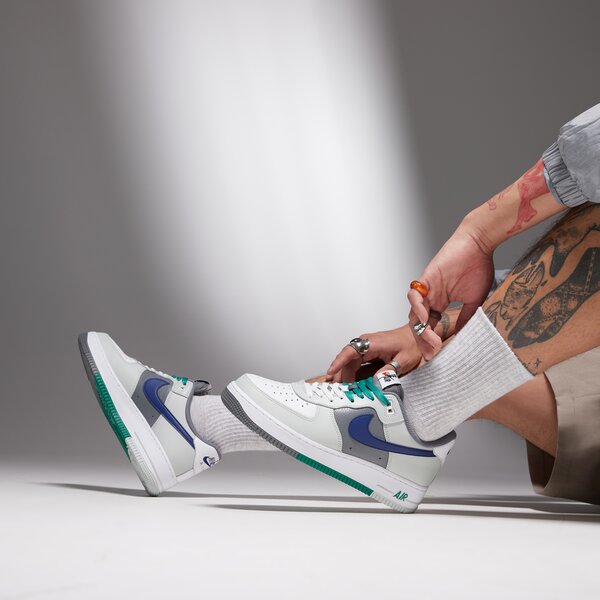 Мъжки маратонки NIKE AIR FORCE 1 '07 LV8 fd2592-001 цвят сив