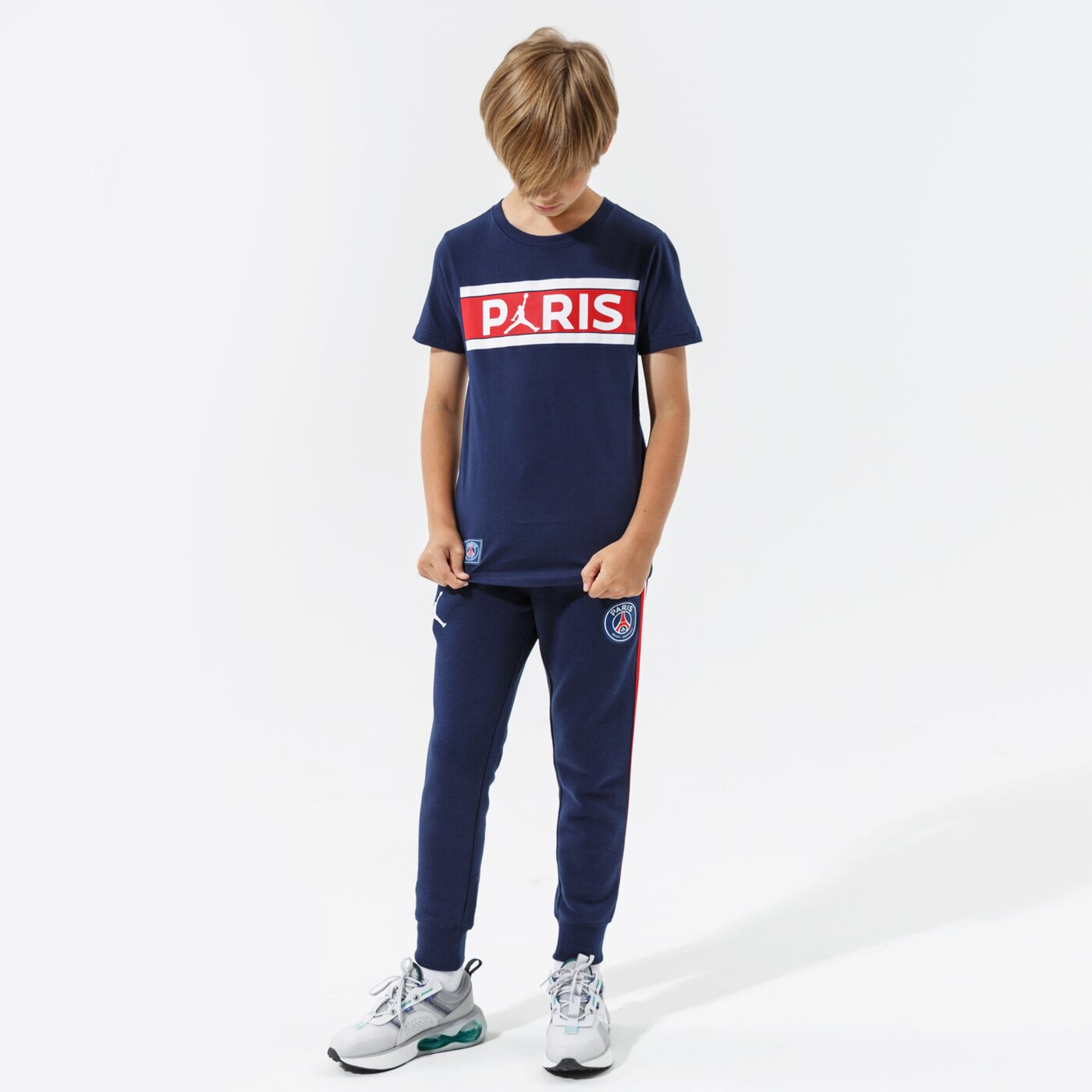 Детска тениска JORDAN ТЕНИСКА PSG BARS TEE GIRL 95a567-u90 цвят тъмносин