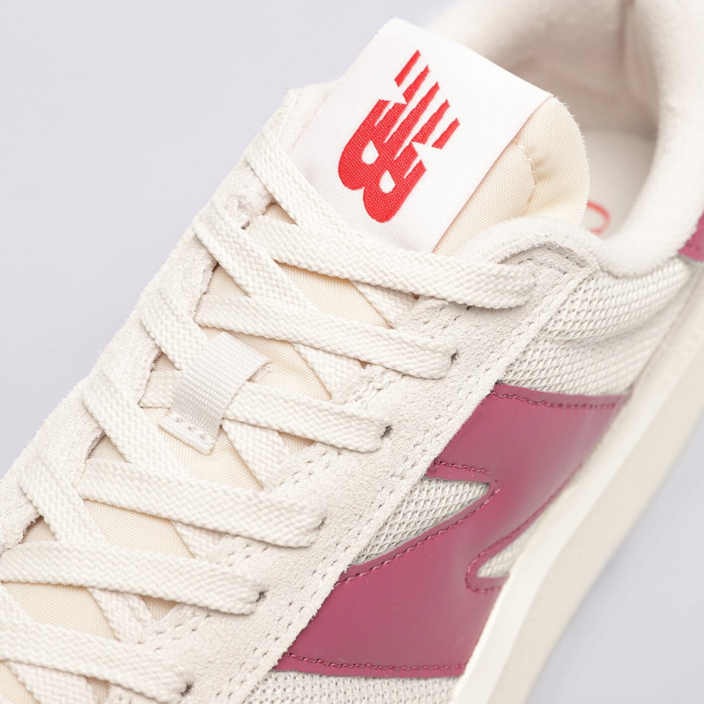 Дамски маратонки NEW BALANCE CT302  ct302rp цвят кремав