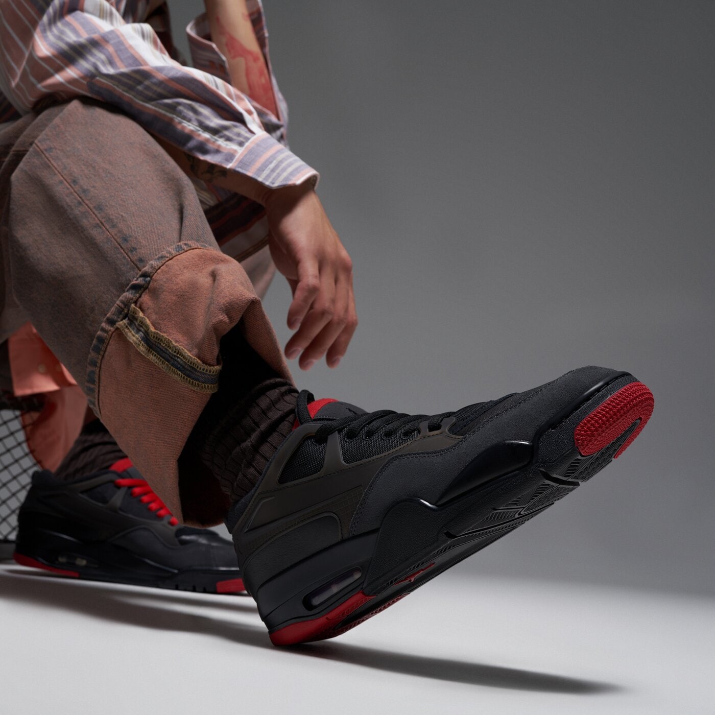 Мъжки маратонки AIR JORDAN 4 RM fq7939-060 цвят черен