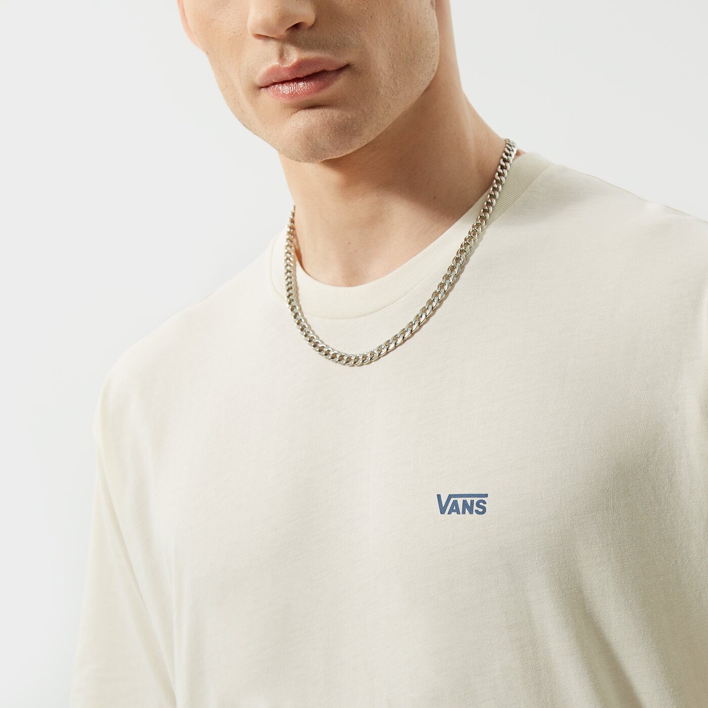 Мъжка тениска VANS ТЕНИСКА MN LEFT CHEST LOGO TEE ANTIQUE WHITE vn0a3cze3ks1 цвят бежов