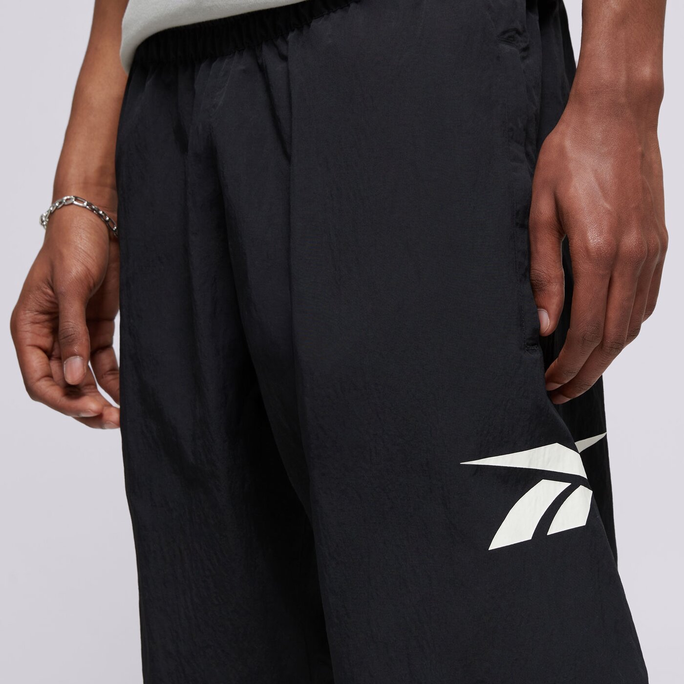 Мъжки панталони REEBOK ПАНТАЛОНИ CL VECTOR TRACKPANT 100031183 цвят черен