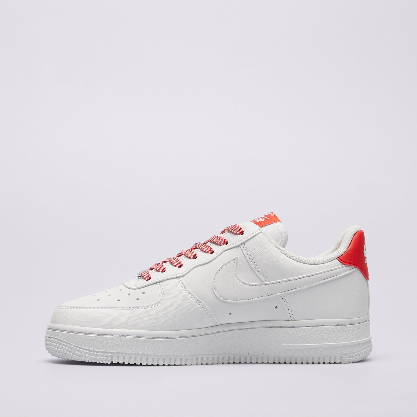 Дамски маратонки NIKE W AIR FORCE 1 '07 NEXT NATURE ib7167-103 цвят бял