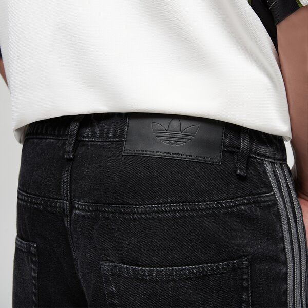Мъжки къси панталони ADIDAS ШОРТИ ADICOLOR DENIM FIREBIRD SHORTS jc6719 цвят черен