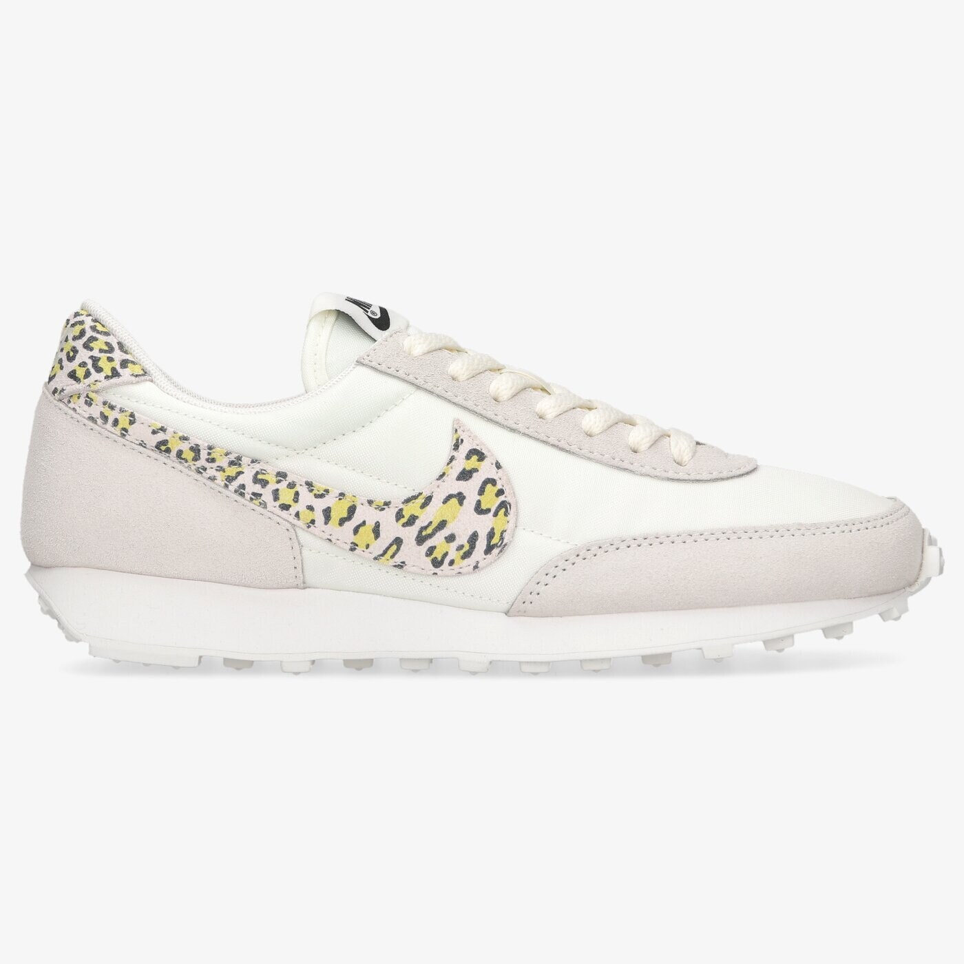 Дамски маратонки NIKE DBREAK SE dm3346-100 цвят бежов