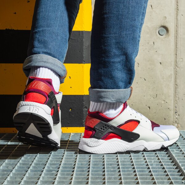 Мъжки маратонки NIKE AIR HUARACHE  dd1068-105 цвят бял