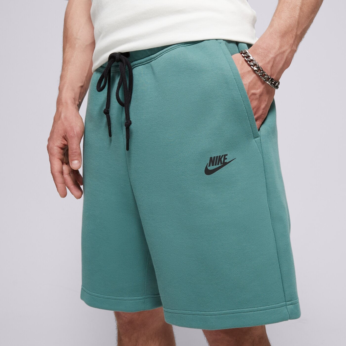 Мъжки къси панталони NIKE ШОРТИ TECH FLEECE fb8171-361 цвят зелен