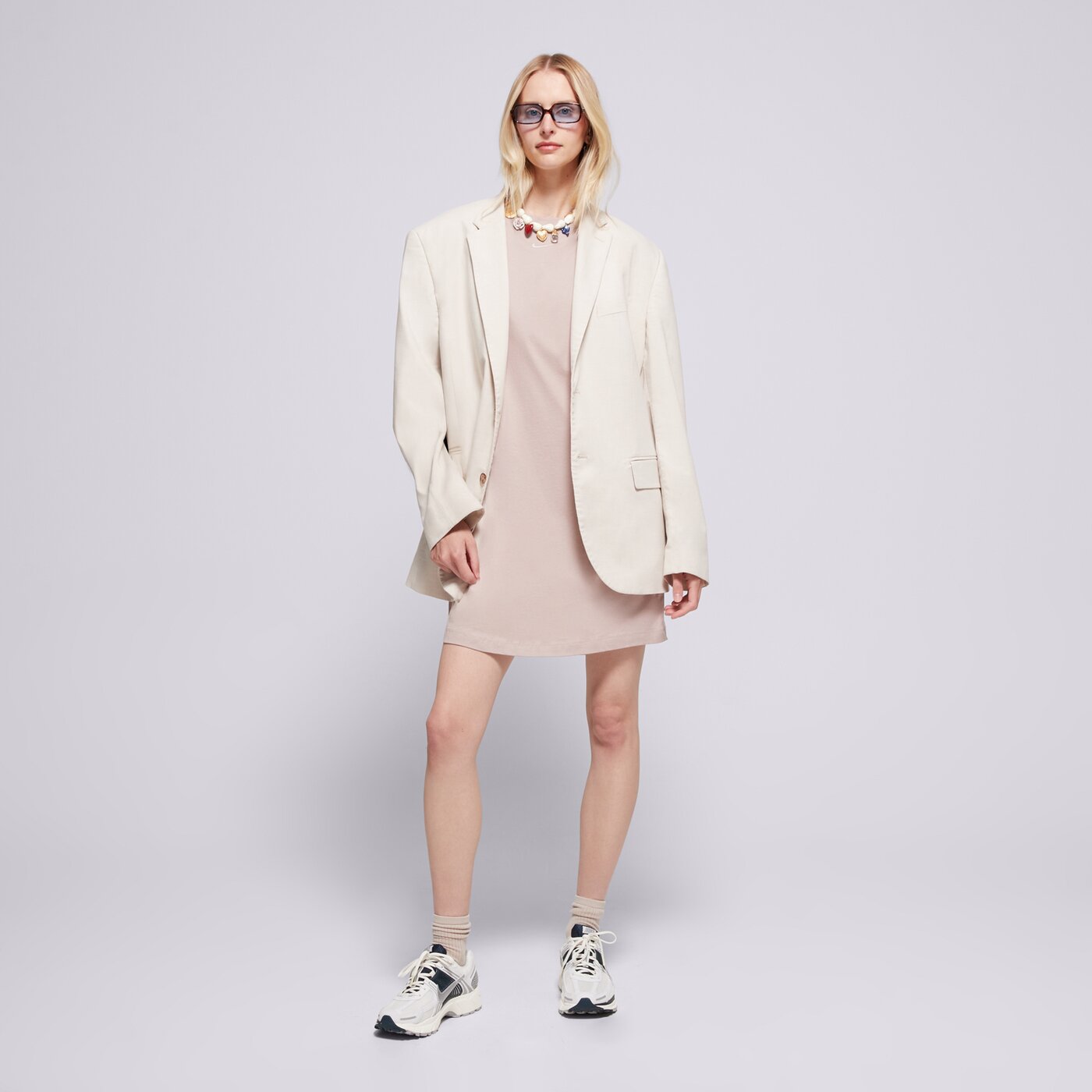 Дамски NIKE РОКЛЯ W NSW ESSNTL SS TSHRT  dv7882-272 цвят бежов