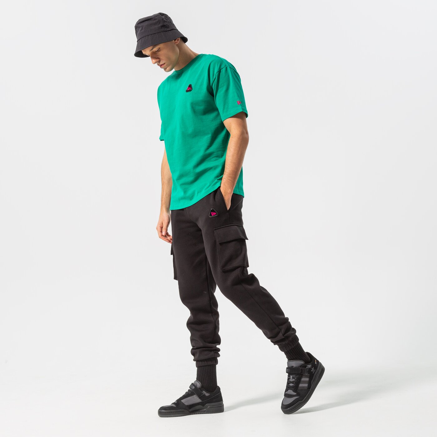 Мъжки панталони NEW ERA ПАНТАЛОНИ NEW ERA UTILITY CARGO JOGGER 12893040 цвят черен