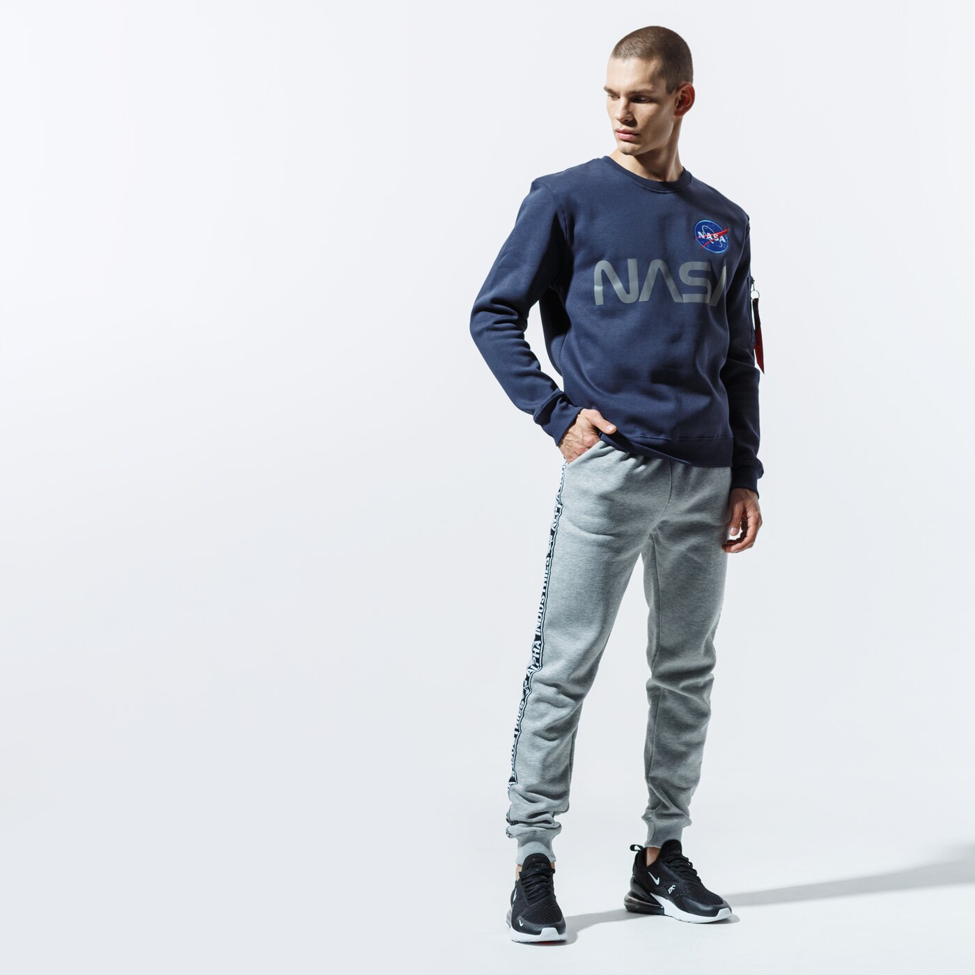 Мъжки суичър ALPHA INDUSTRIES СУИТЧЪР NASA REFLECTIVE SWEATER 178309-07 цвят тъмносин