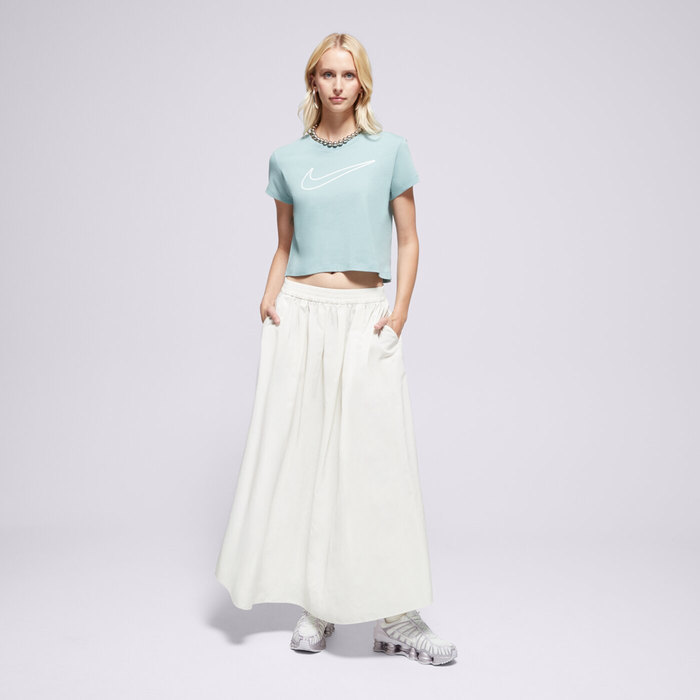 Дамска тениска NIKE ТЕНИСКА W NSW CLUB SS TEE HBR MD hv5002-017 цвят зелен