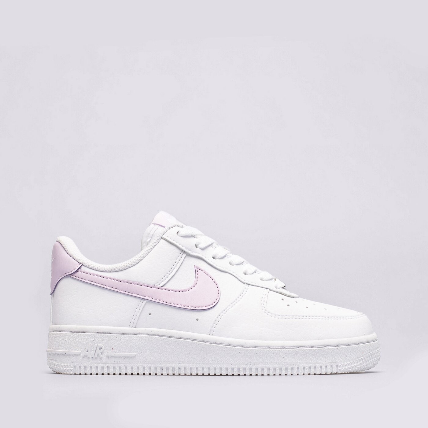 Дамски маратонки NIKE AIR FORCE 1 '07 NEXT NATURE dn1430-105 цвят бял