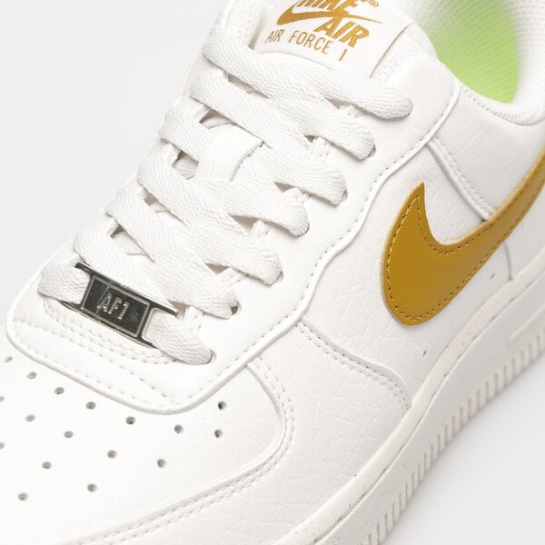 Дамски маратонки NIKE W AIR FORCE 1 '07 NEXT NATURE dv3808-101 цвят бял