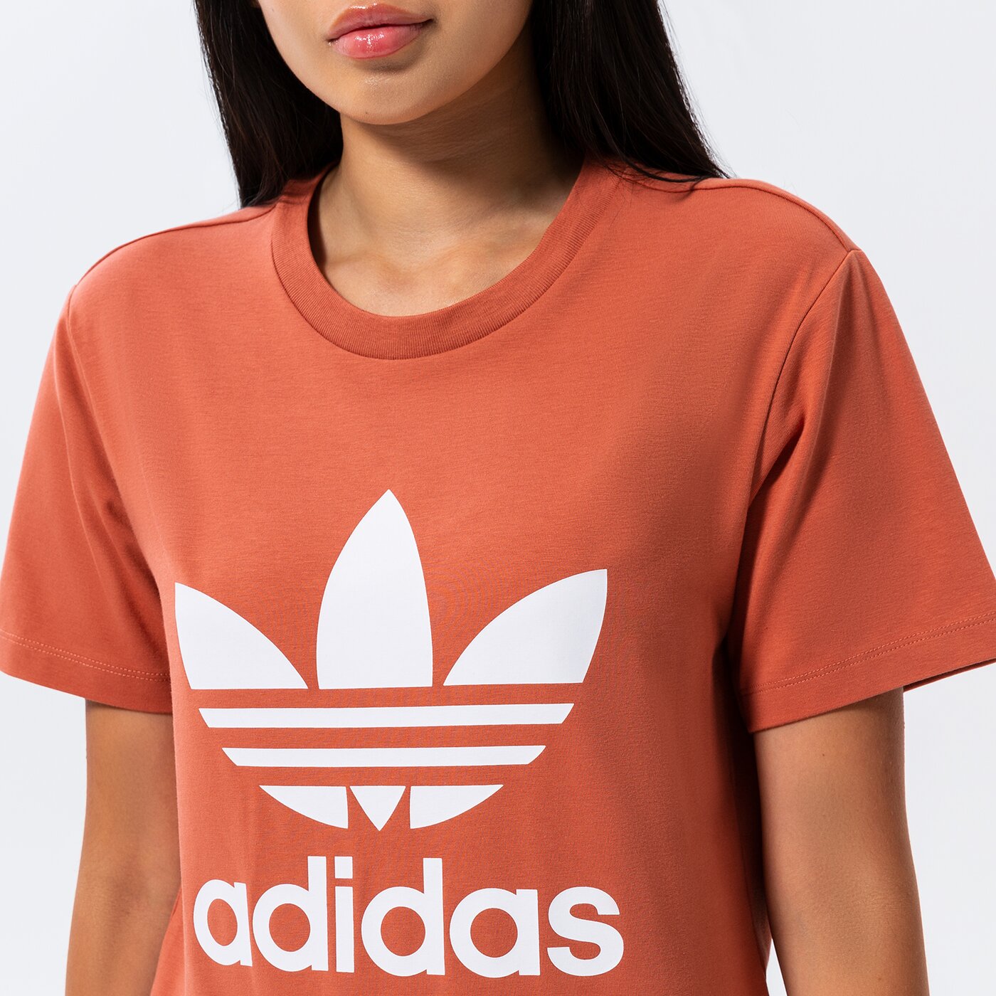 Adidas ТЕНИСКА Trefoil Tee Hk9637 Дамски Цвят кафяв Модни Тениски Дрехи