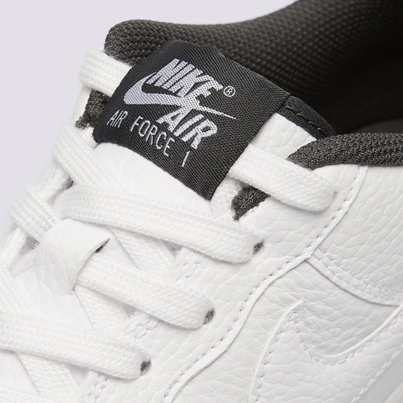 Детски маратонки NIKE AIR FORCE 1 LV8 1 BG hj4560-100 цвят бял