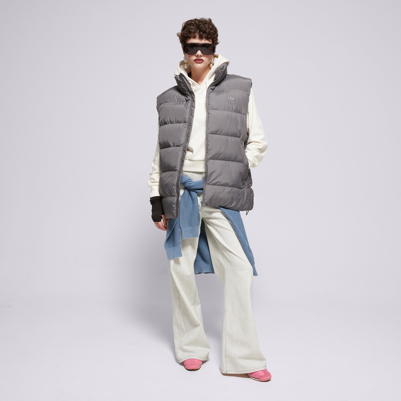 Дамски суичър VANS СУИТЧЪР С КАЧУЛКА W ESSENTIAL FT RLX PO vn000jf6fs8 цвят бял