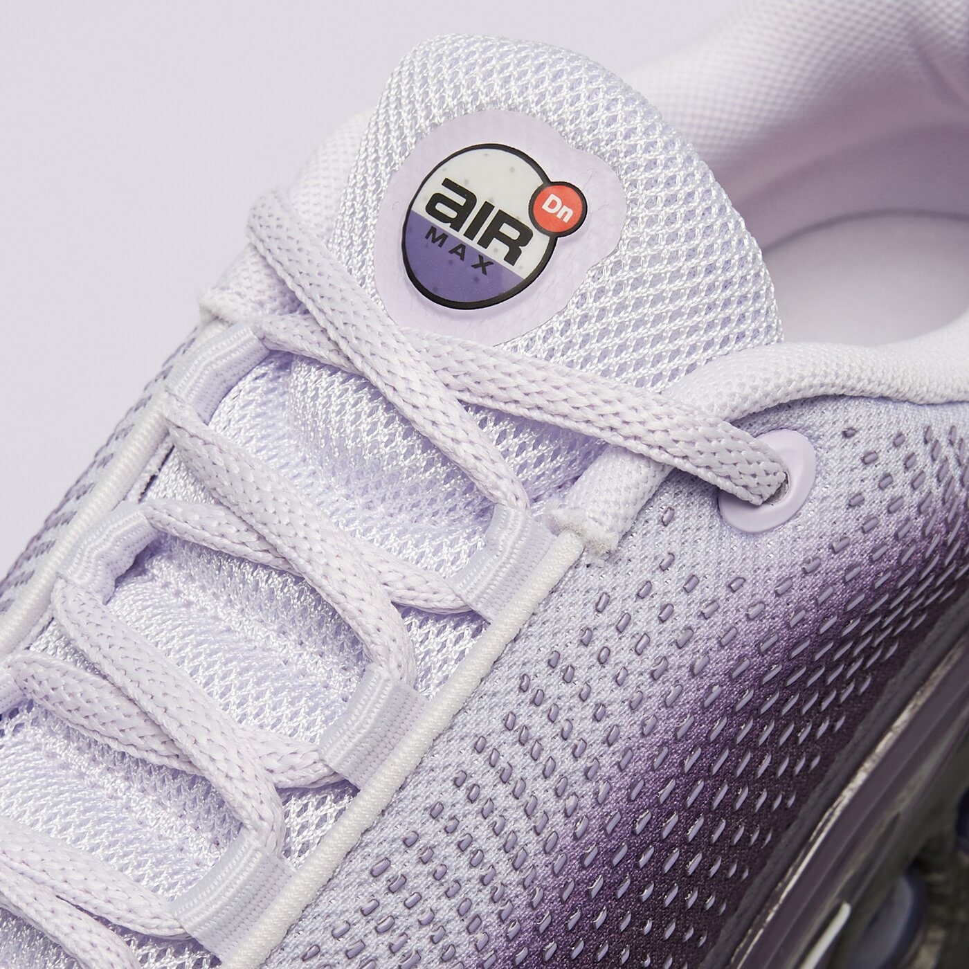 Дамски маратонки NIKE W AIR MAX DN  hq4050-500 цвят виолетов