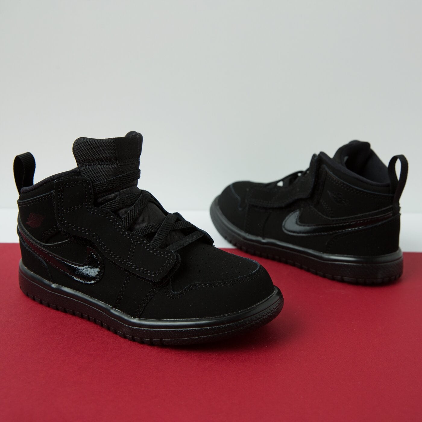 Детски маратонки JORDAN 1 MID ALT  ar6352-056 цвят черен