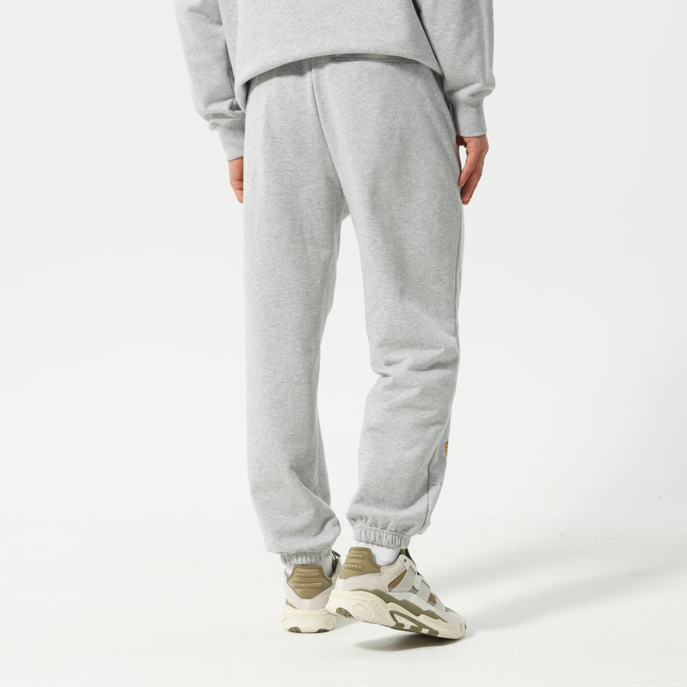 Мъжки панталони PUMA ПАНТАЛОНИ PUMA X GARFIELD SWEATPANTS 534436 04 цвят сив