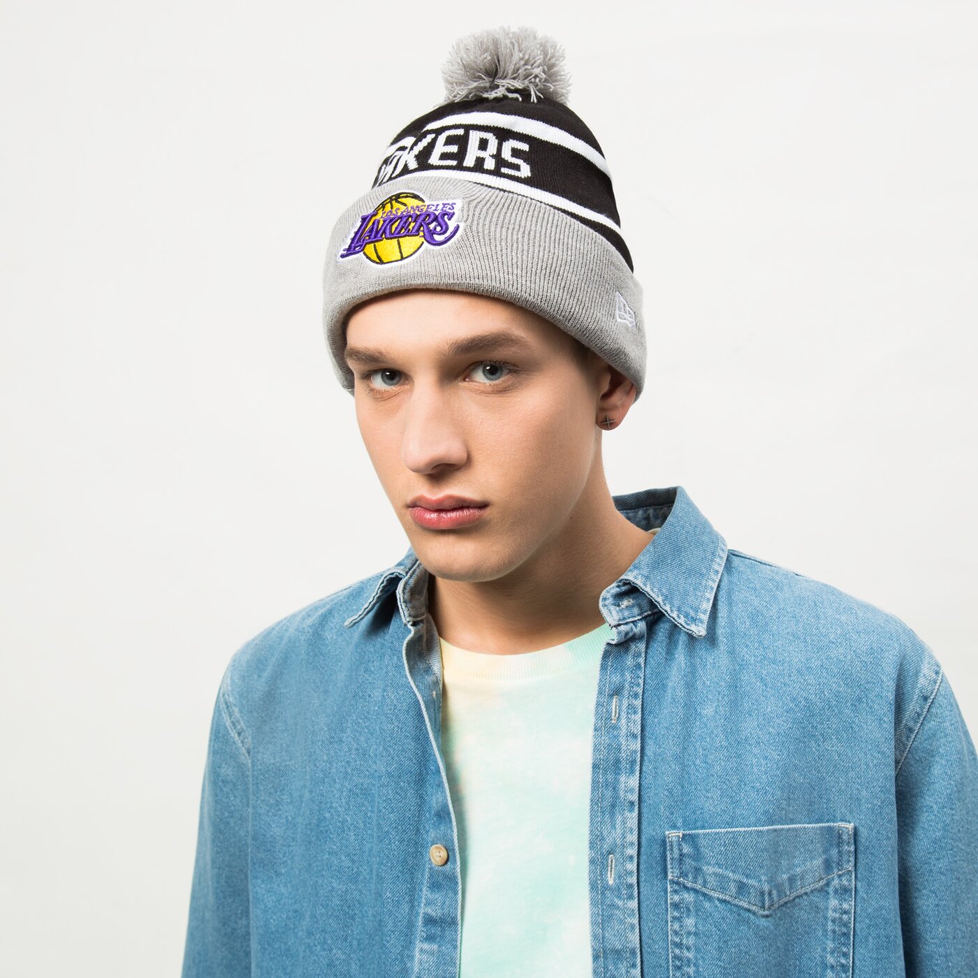 Мъжка зимна шапка NEW ERA ШАПКА JAKE BEANIE LAKERS LOS ANGELES LAKERS BLKOTC 60285001 цвят черен