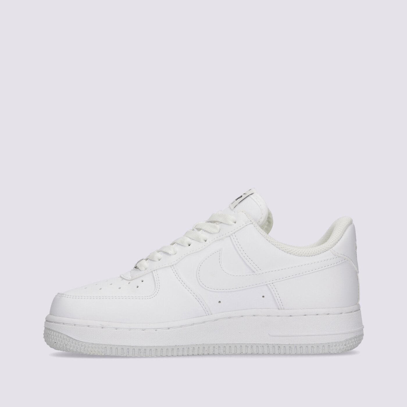 Дамски маратонки NIKE AIR FORCE 1 '07 NEXT NATURE dc9486-101 цвят бял