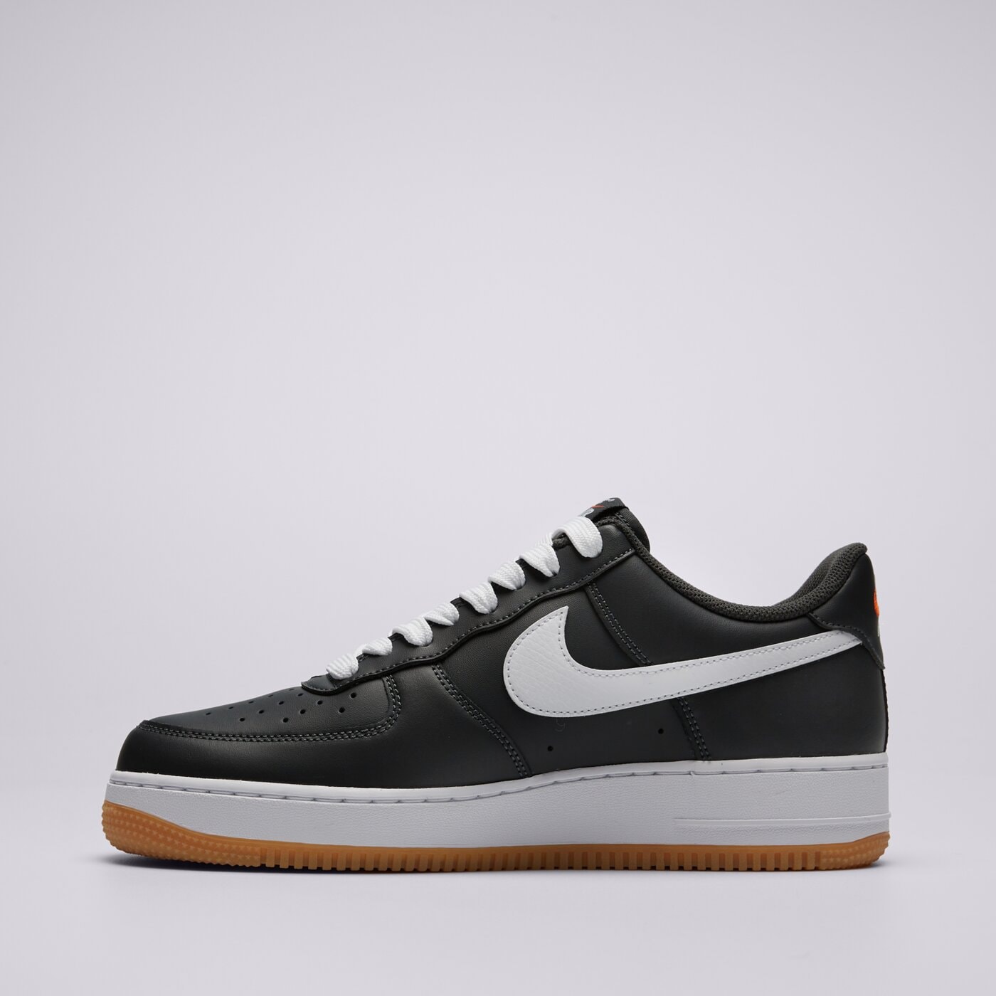 Мъжки маратонки NIKE AIR FORCE 1 '07 LV8 ii7630-001 цвят черен