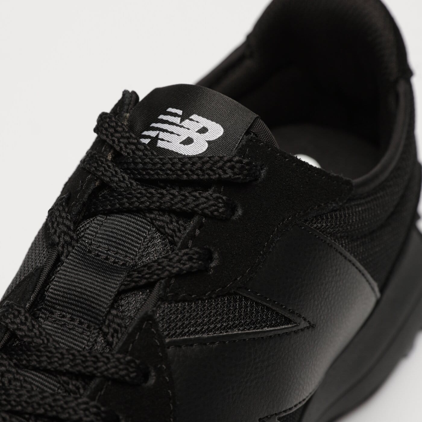 Мъжки маратонки NEW BALANCE 327  ms327ctb цвят черен