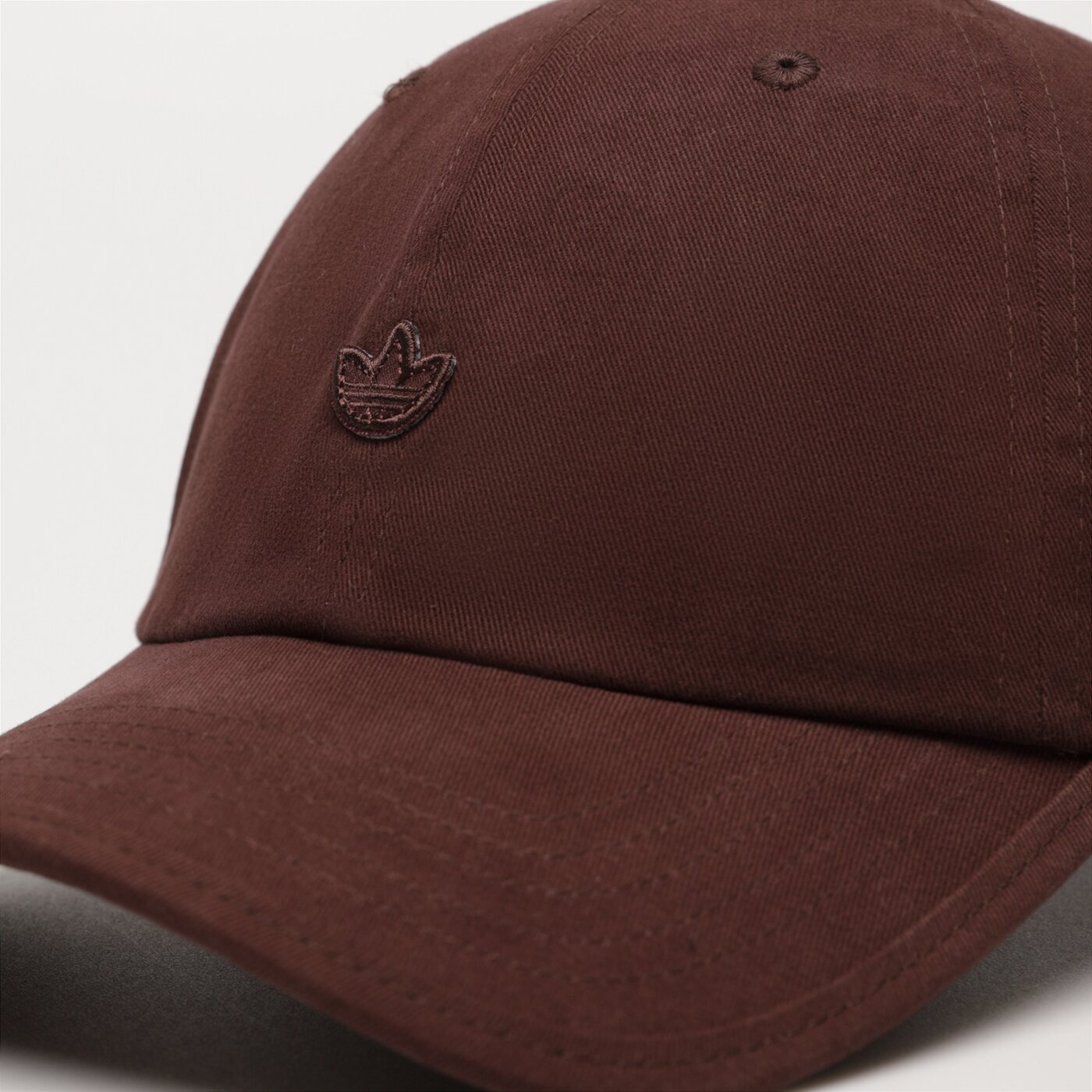 Дамска шапка с козирка ADIDAS-ШАПКА PE DAD il4885 цвят кафяв