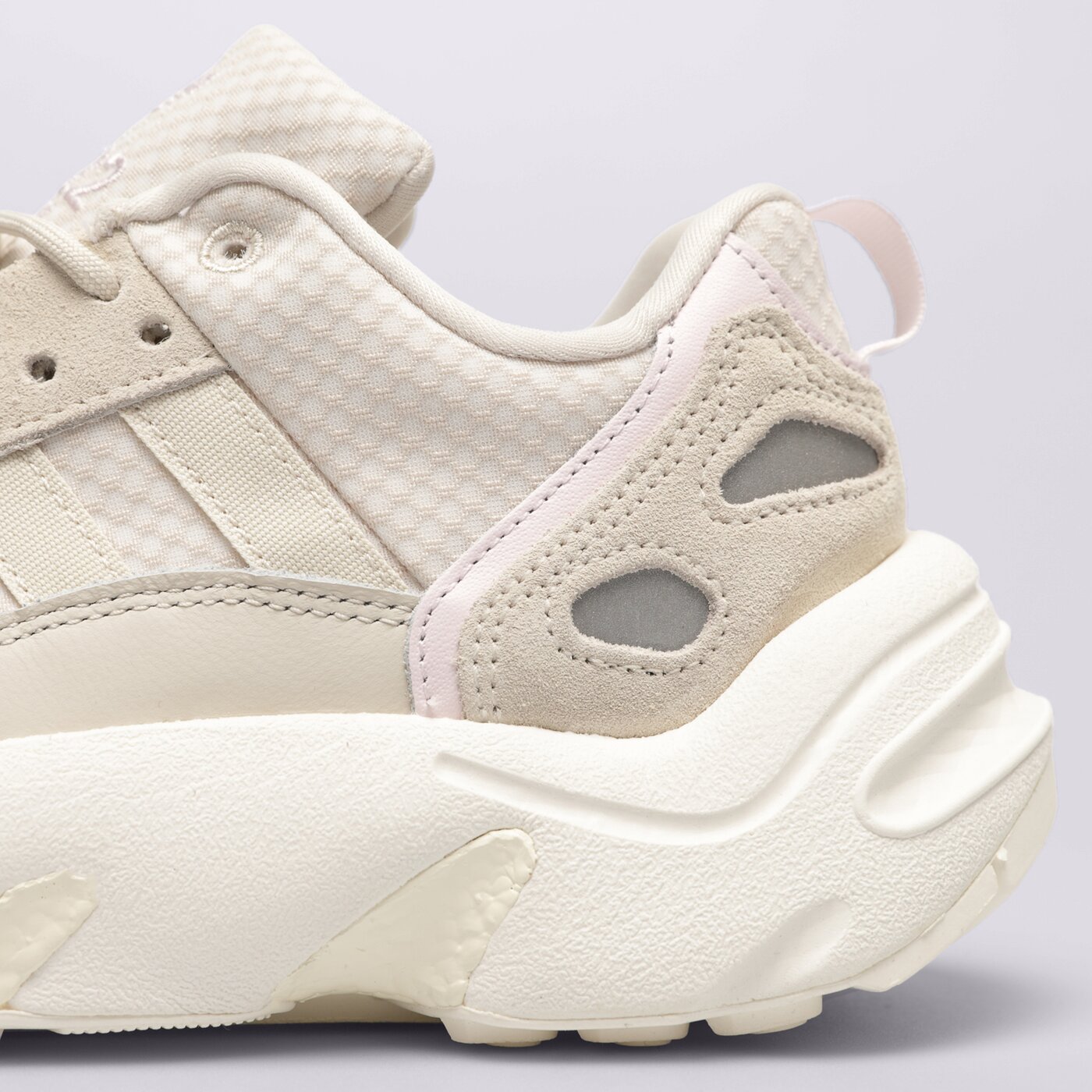 Дамски маратонки ADIDAS ZX 22 BOOST W gx4612 цвят бежов