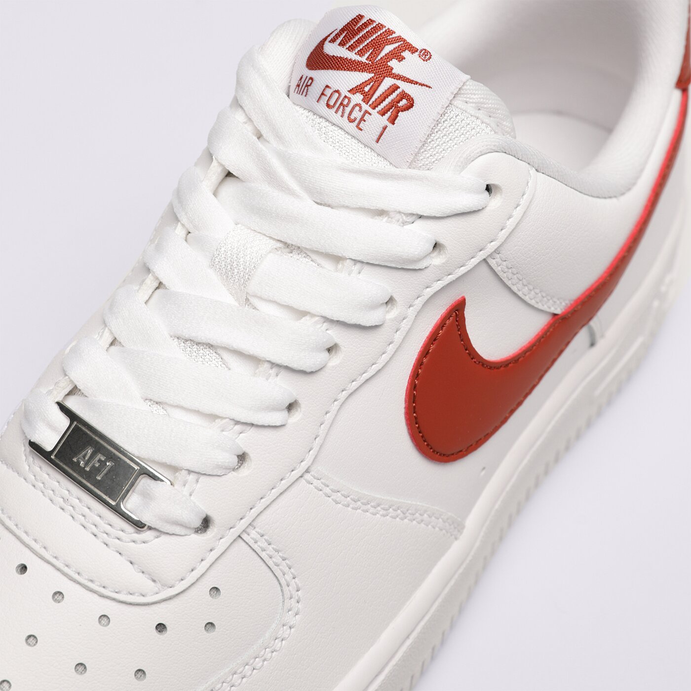 Дамски маратонки NIKE WMNS AIR FORCE 1 '07 REC dd8959-115 цвят бял