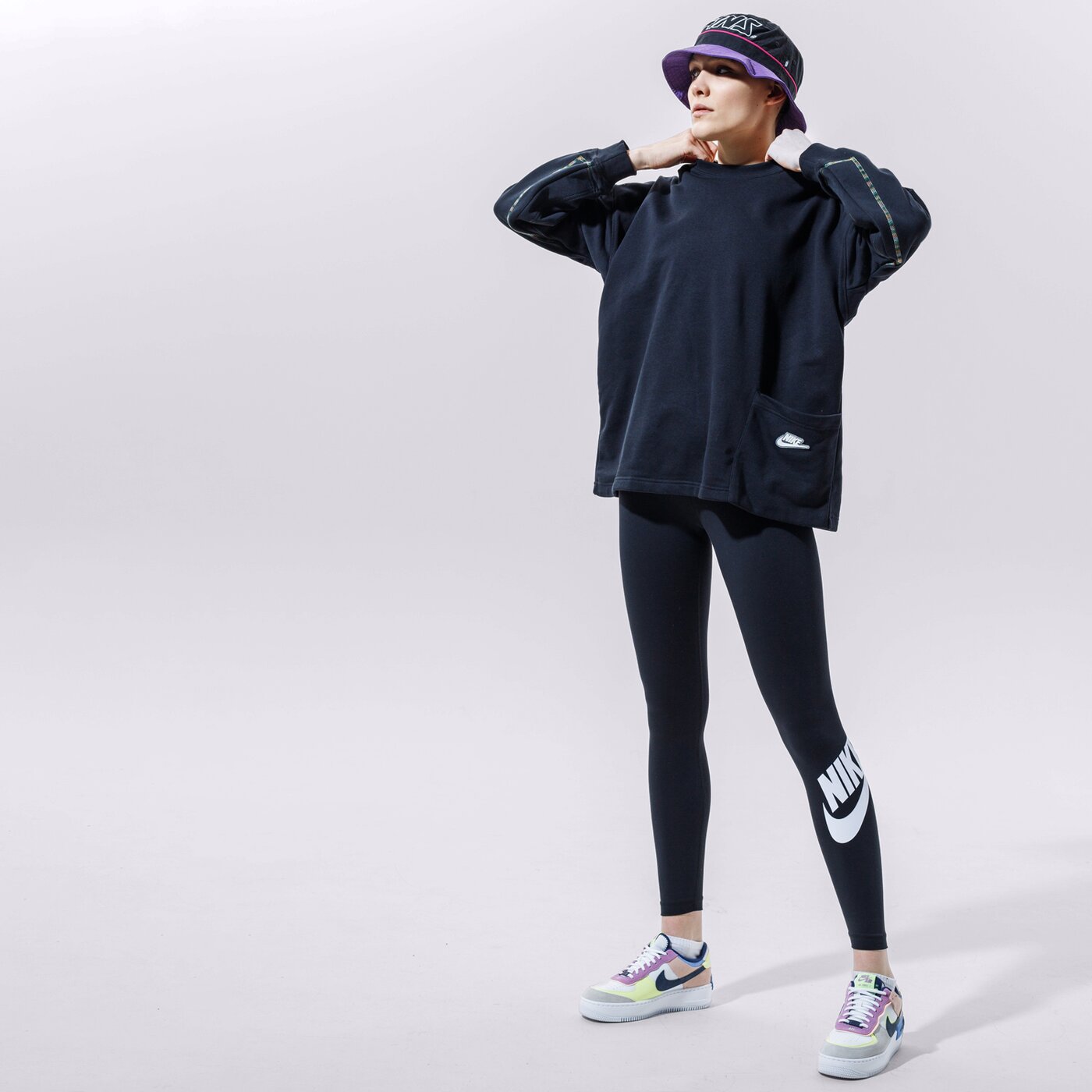 Дамски панталони NIKE КЛИН SPORTSWEAR ESSENTIAL cz8528-010 цвят черен