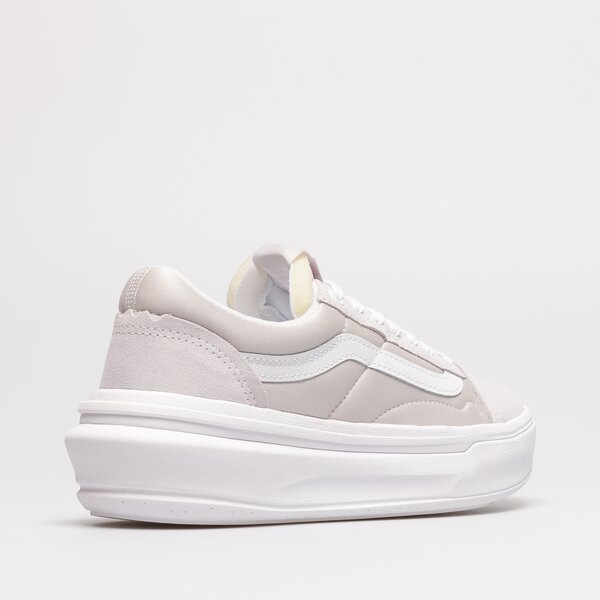 Дамски маратонки VANS UA OLD SKOOL OVERT CC vn0a7q5elgx1 цвят бял