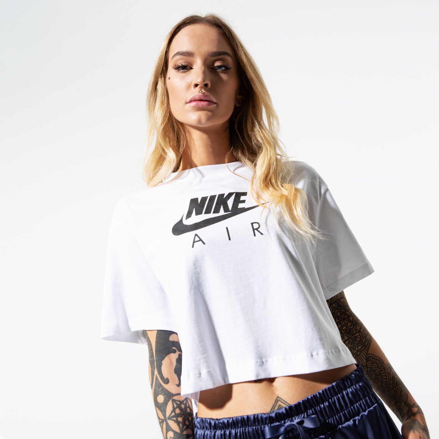 Дамска тениска NIKE ТЕНИСКА SS W NSW AIR ТОП SS bv4777-100 цвят бял