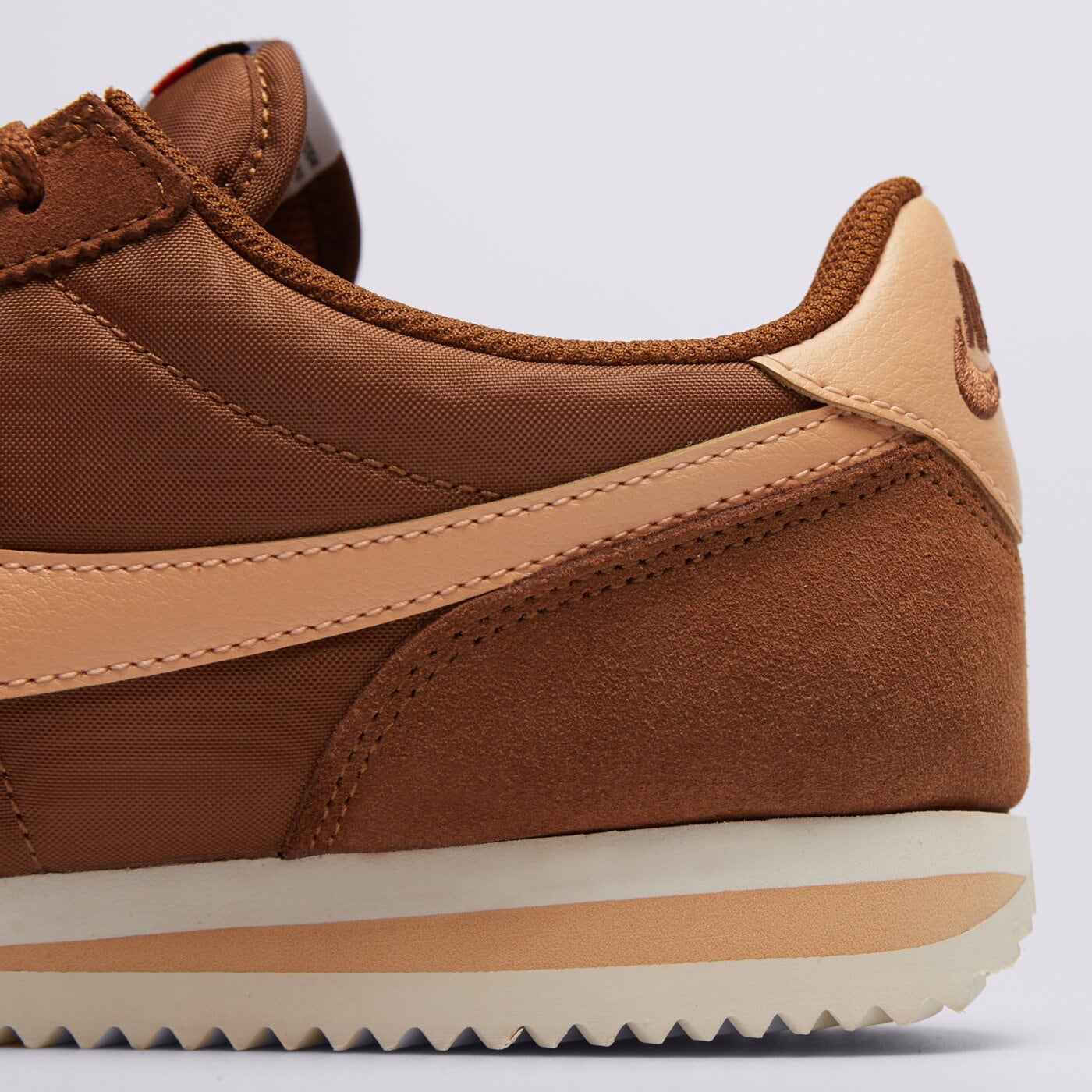 Дамски маратонки NIKE CORTEZ  dz2795-202 цвят кафяв