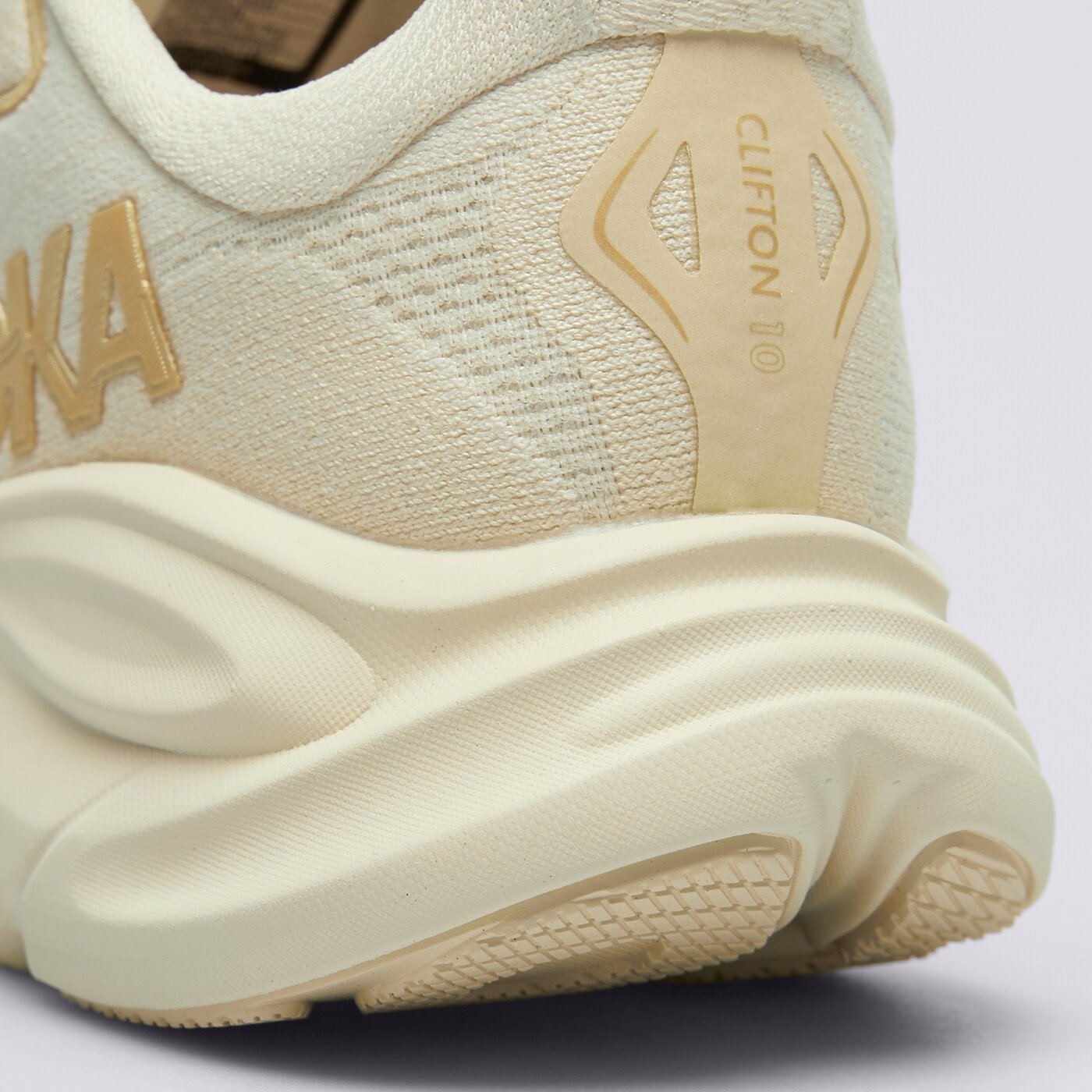 Дамски маратонки HOKA CLIFTON 10 1162031vch цвят бежов