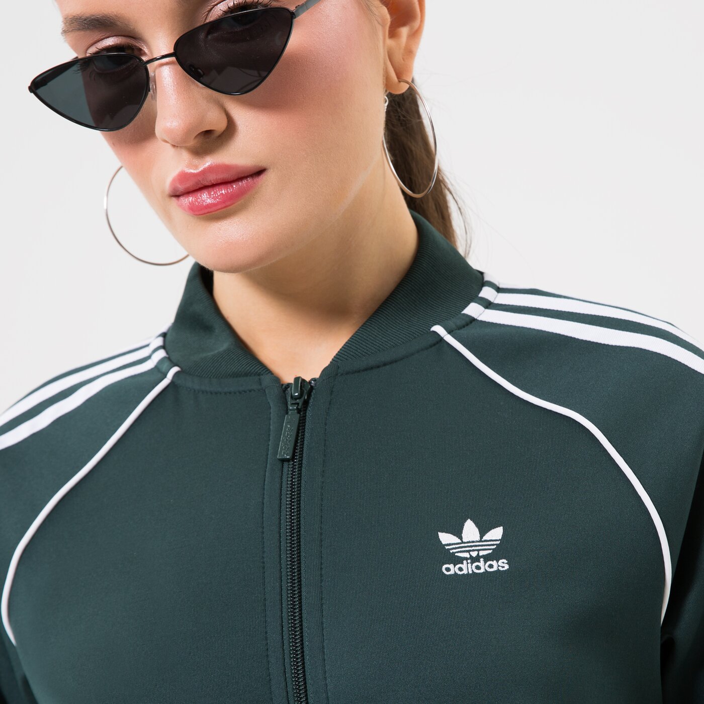 Дамски суичър ADIDAS СУИТЧЪР СЪС ЗАКОПЧАВАНЕ SST TRACKТОП PB hn5890 цвят зелен