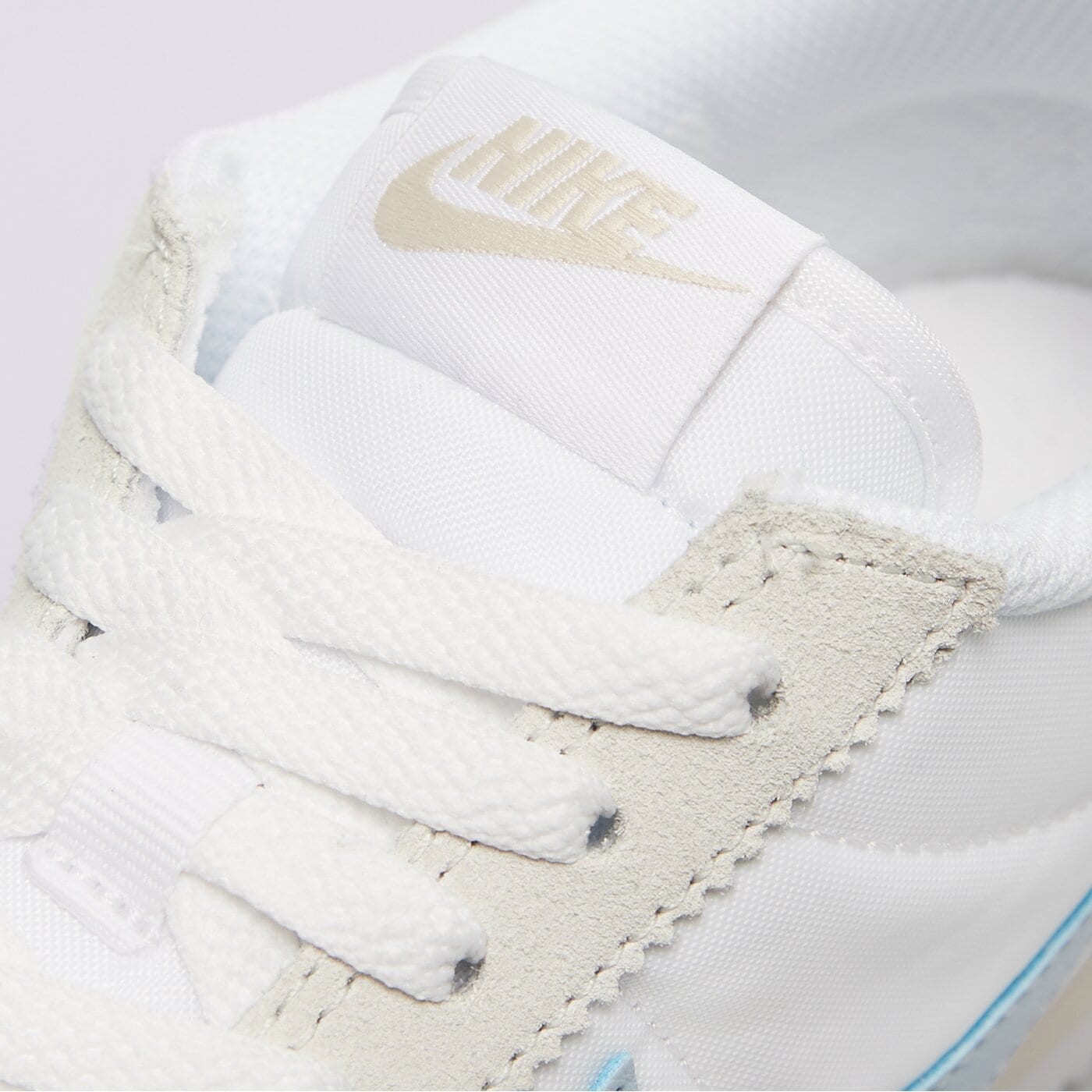 Дамски маратонки NIKE CORTEZ TXT dz2795-100 цвят бял