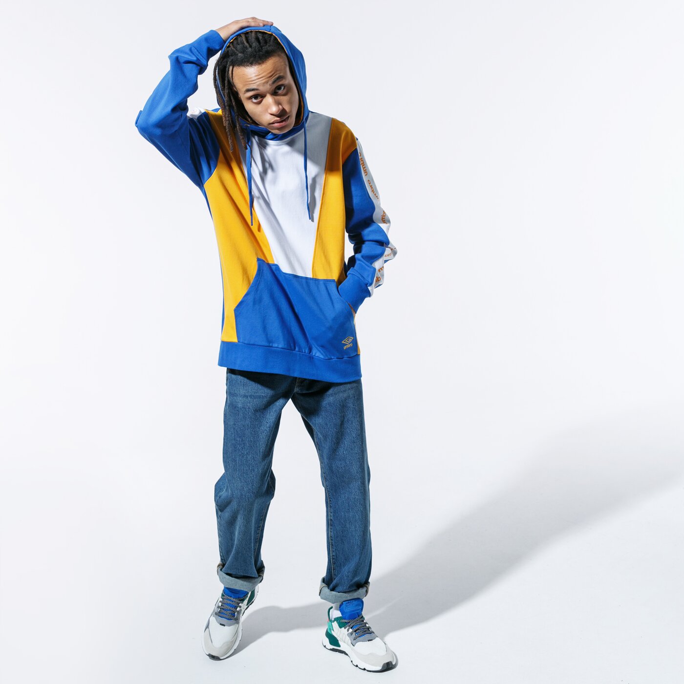 Мъжки суичър UMBRO СУИТЧЪР С КАЧУЛКА RETRO HOODY YLW/WHT/BLU ul39blm81001 цвят жълт