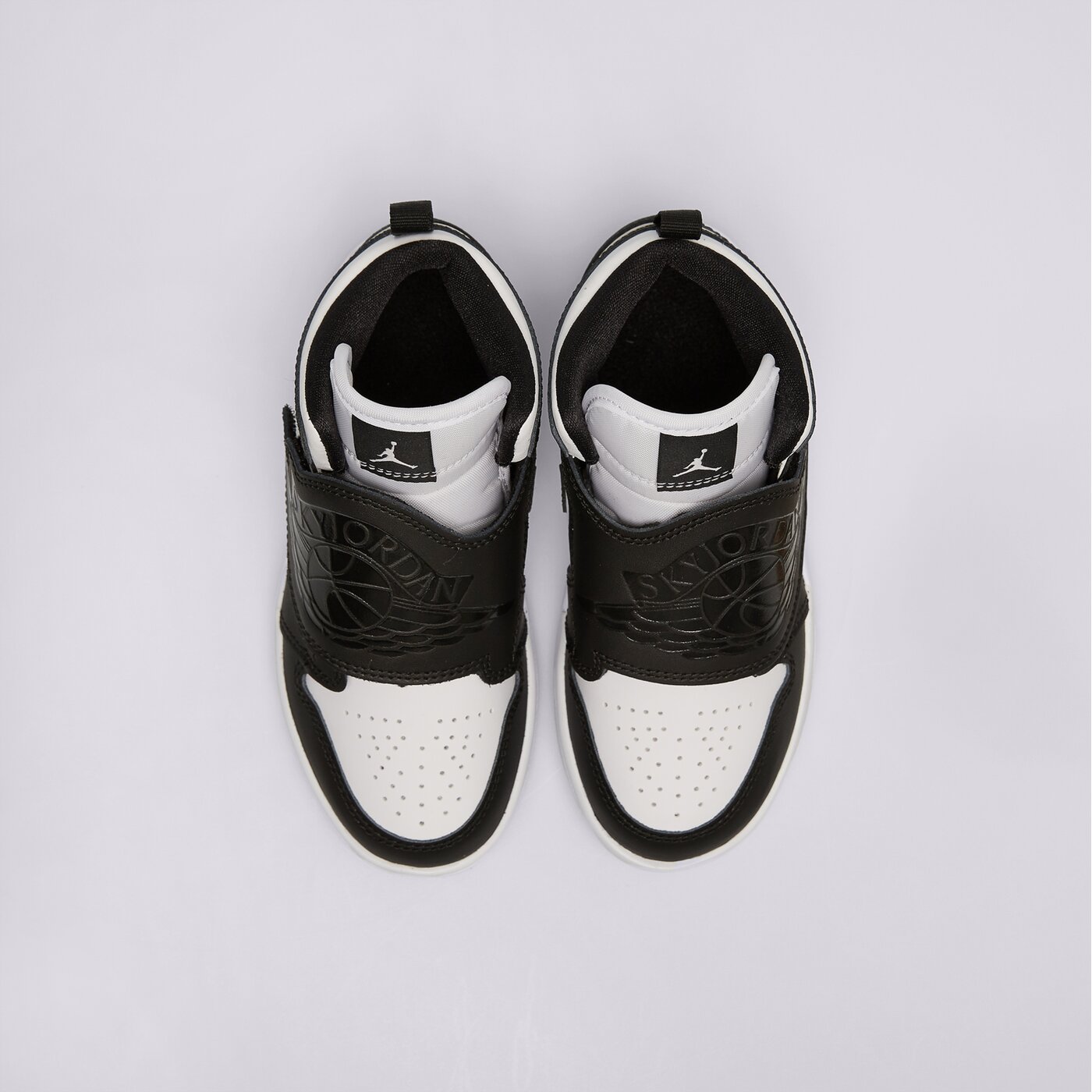 Детски маратонки SKY JORDAN  bq7197-010 цвят бял